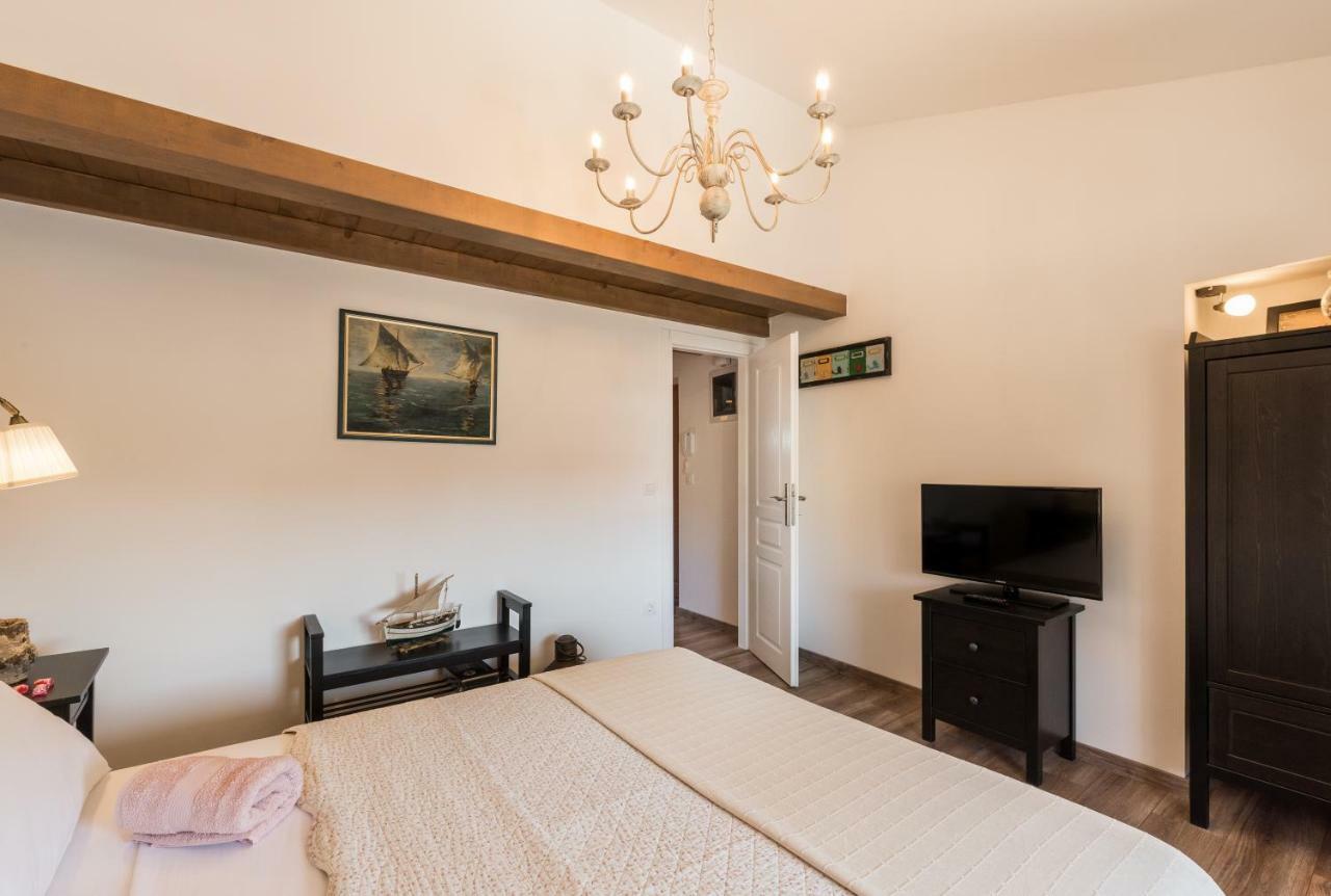 Skipper Suites Novigrad  ภายนอก รูปภาพ